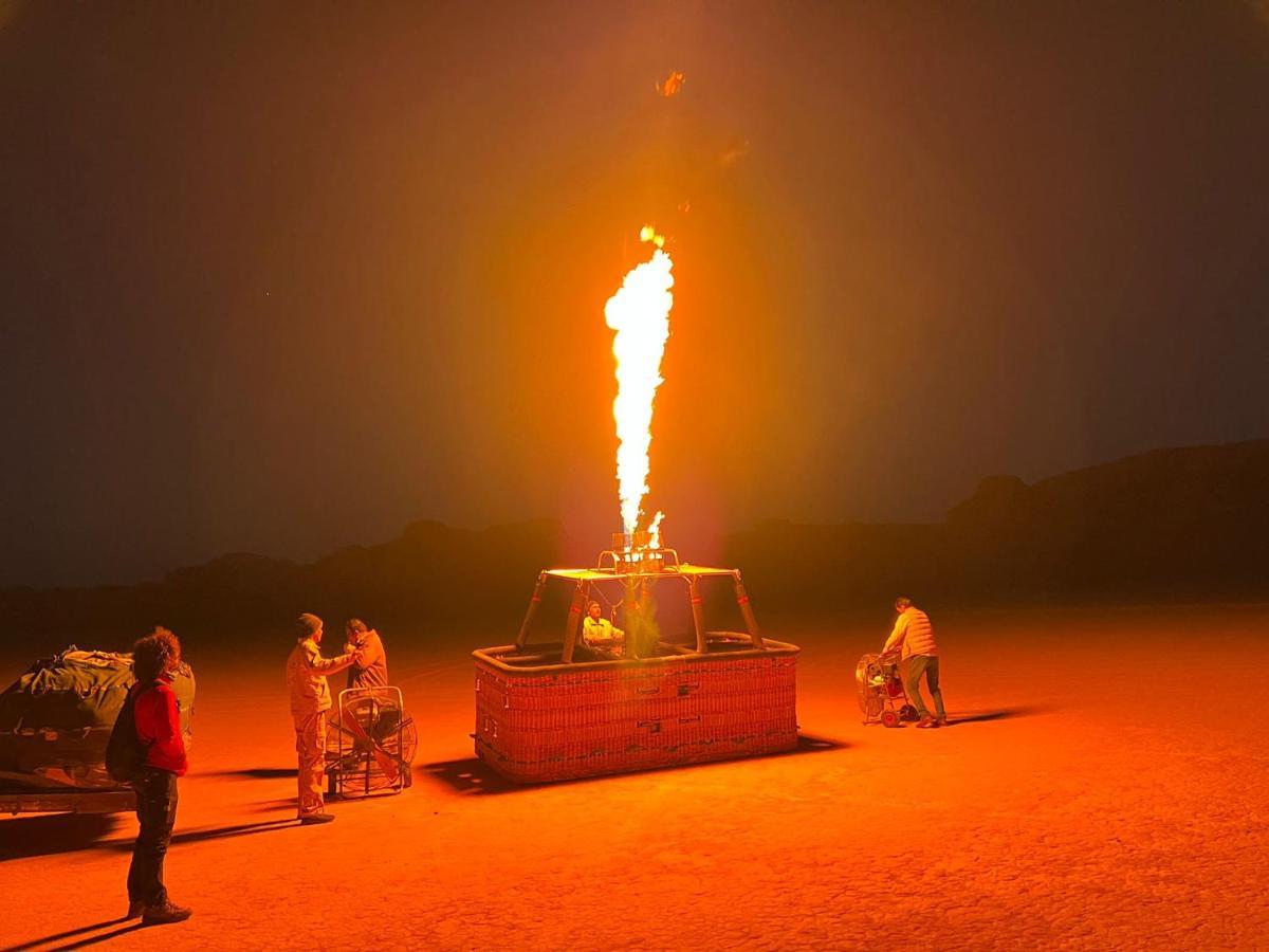 Sara Luxury Camp Wadi Rum Exterior foto